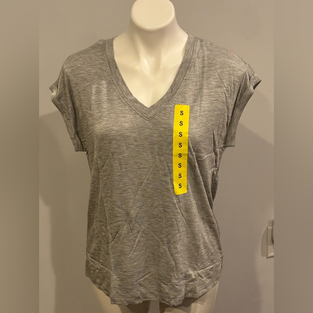 Jessica Simpson Heather Gray V-Neck Tee